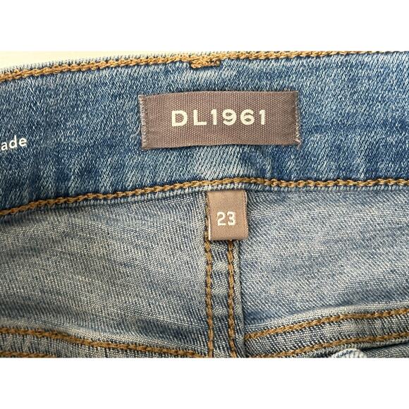 DL1961 Mara Ankle High Rise Instasculpt Slim Straight Jean | Size 23 | Crosswall - Picture 5 of 16